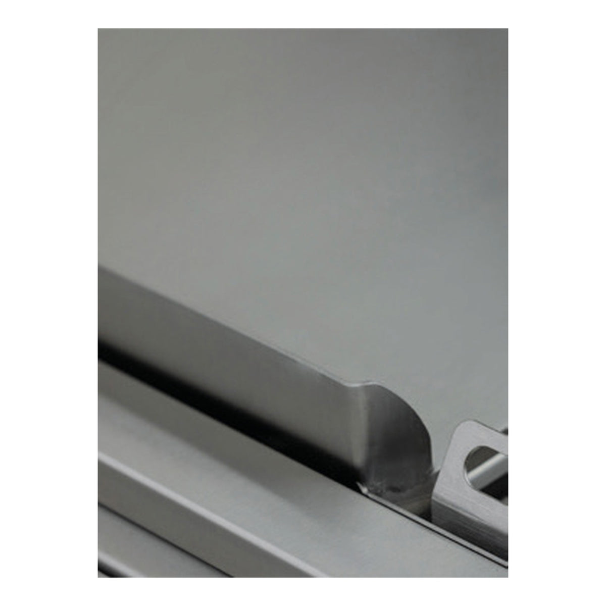 Blaze LTE PRO 40-Inch Griddle stainless steel cooking surface edge detail