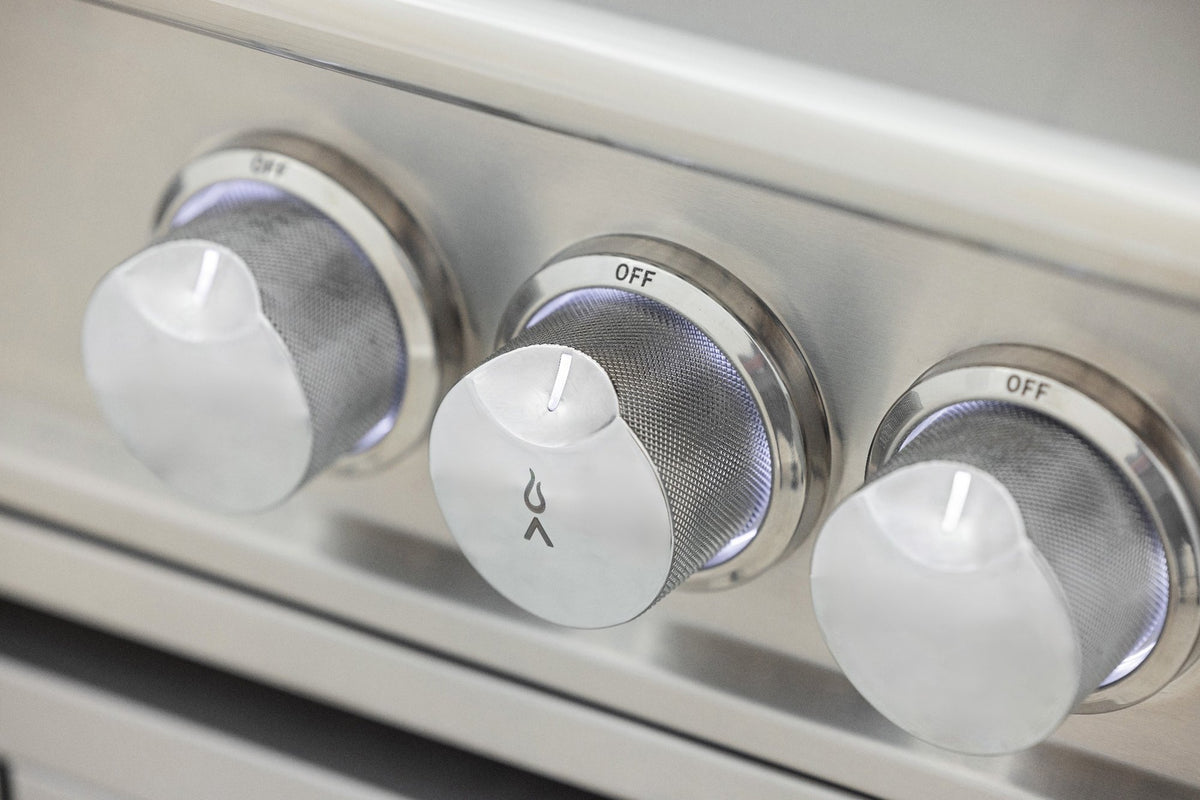 Blaze LTE PRO illuminated control knobs and stainless steel control panel