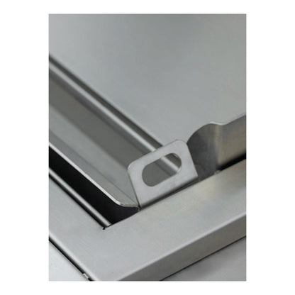Blaze LTE+ 30-Inch Griddle integrated cooking surface leveling adjustment detail