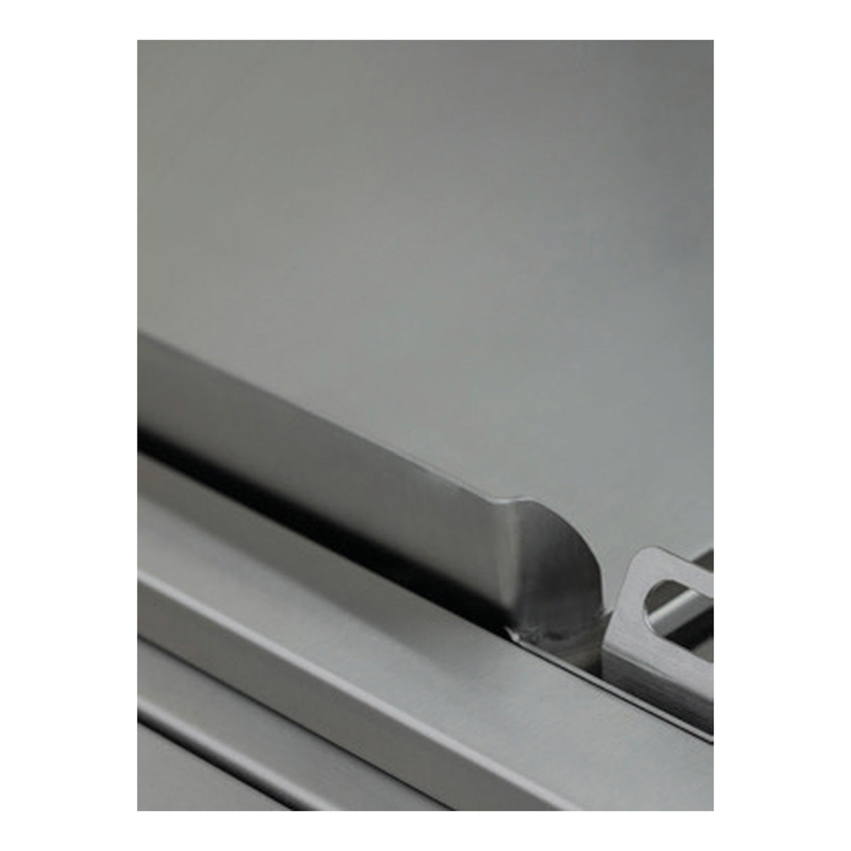 Blaze LTE+ 30-Inch Griddle full-size drop-in grease drip trough detail